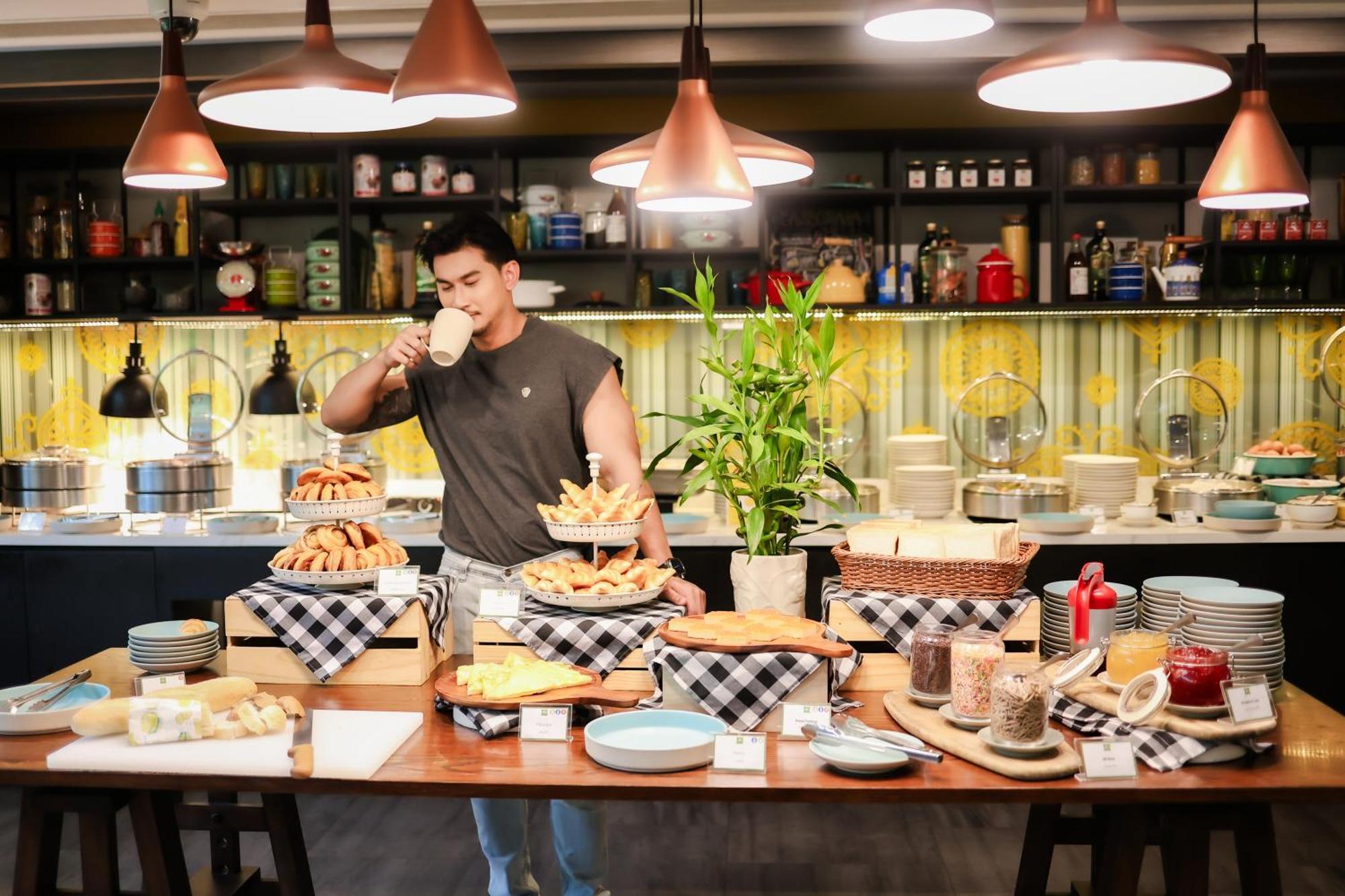 ibis Styles Bangkok Silom Hotel Bagian luar foto